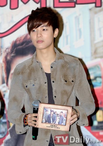CNBLUE_ݺͽ^lPע