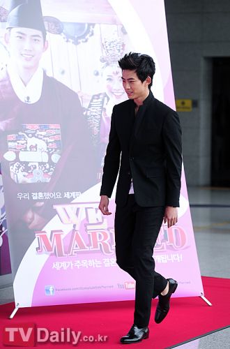 ҂Yˡ棺ӳQNichkhun